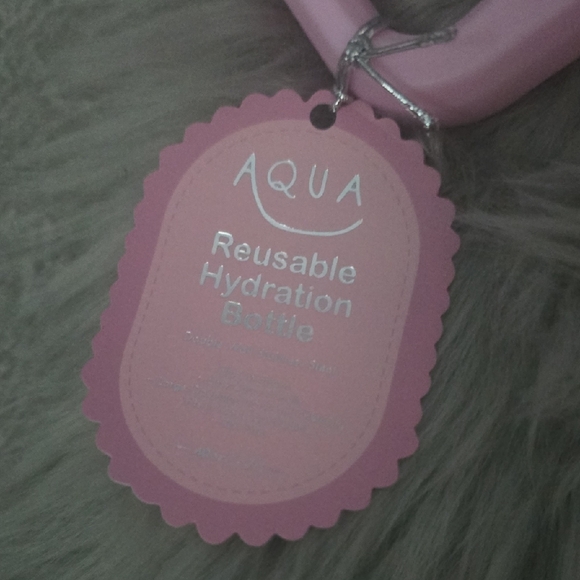 Aqua Tumbler with Strawberry and Bow Design - Picture 5 of 5